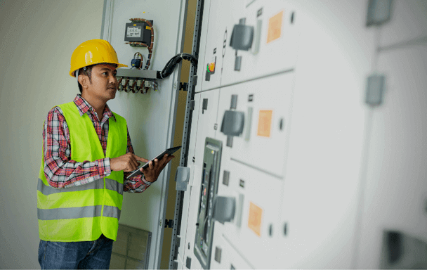 Technician in the field with Mobile